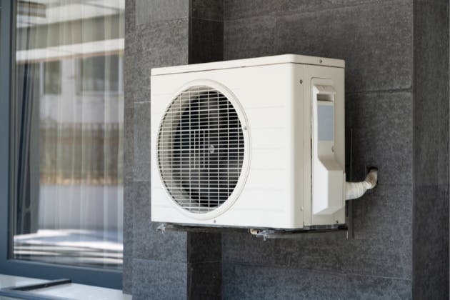 Why Heat Pumps Struggle in Freezing Weather